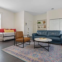 The Kentucky Mule-Huge 1 BR//Stay Nulu Marketplace
