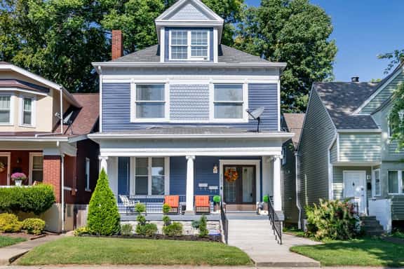 Bonny High~4 BR | KING | Epic Yard w/Fire Pit - Image 1