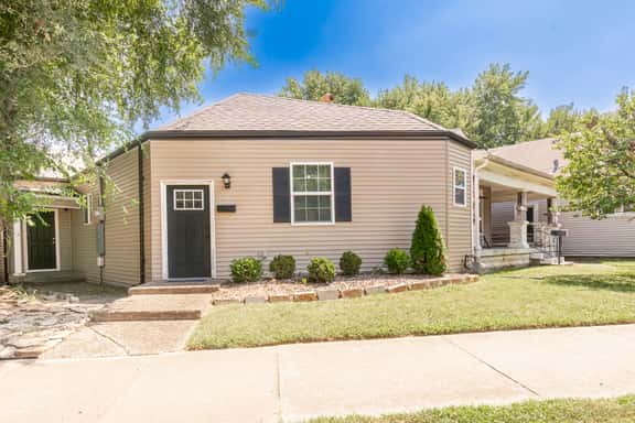 Charming 3BR Near Churchill Downs - Sleeps 8 - Image 1