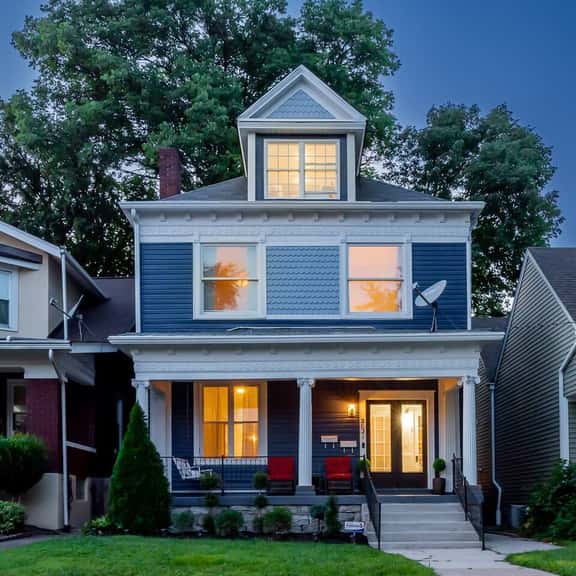 Bonnycastle Blue~Lux 6BR w/Epic Backyard + Fire Pit - Image 1