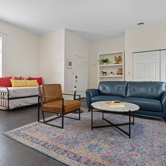 The Kentucky Mule-Huge 1 BR//Stay Nulu Marketplace - Image 1
