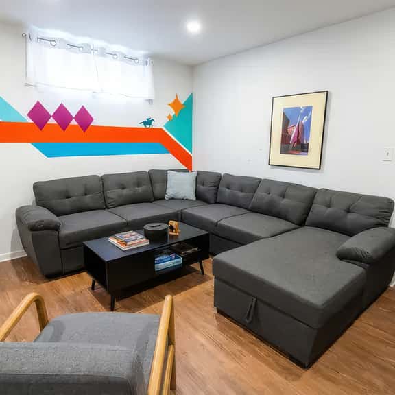 Unique Re‑Nu Eco Stay! Work-Friendly w/ Wifi | #5 - Image 1