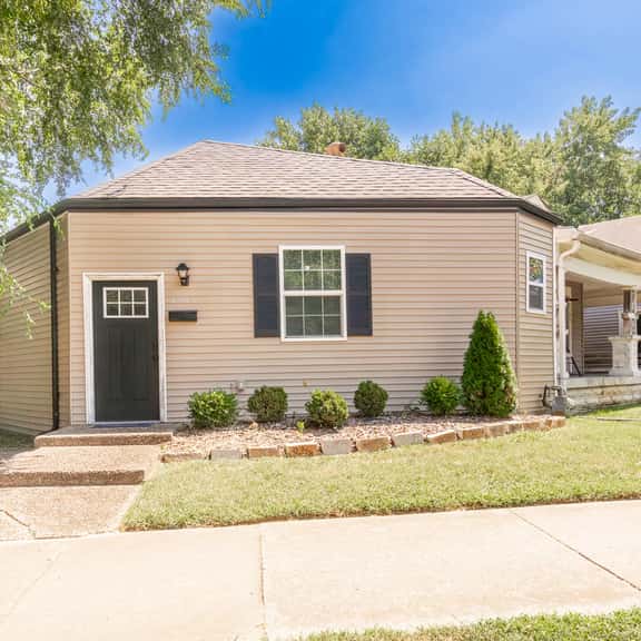 Charming 3BR Near Churchill Downs - Sleeps 8 - Image 1